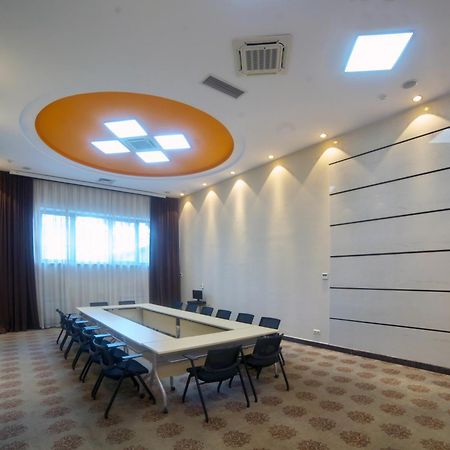 Grand Voyage Hotel Almaty Bagian luar foto