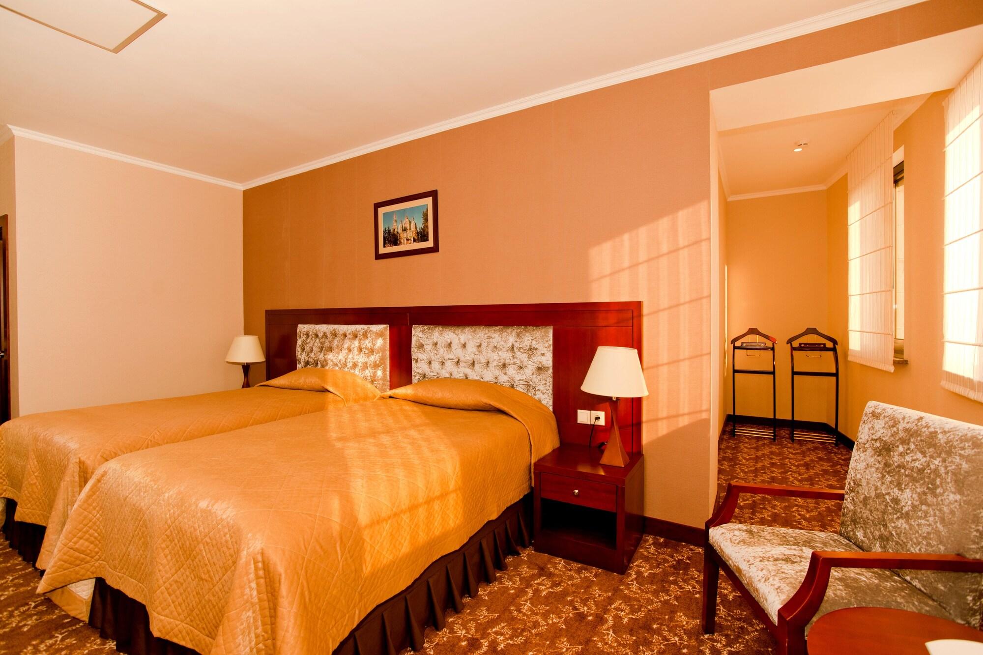 Grand Voyage Hotel Almaty Bagian luar foto