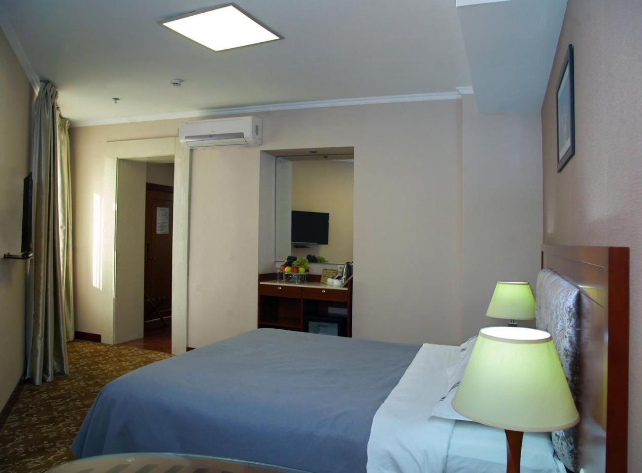 Grand Voyage Hotel Almaty Bagian luar foto