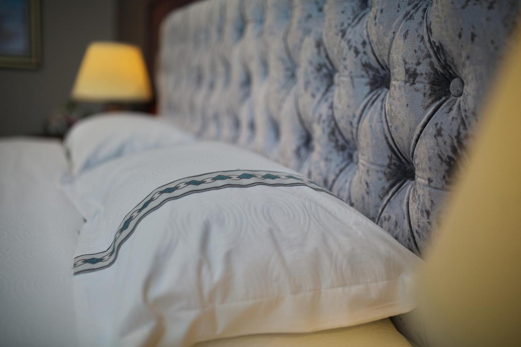 Grand Voyage Hotel Almaty Bagian luar foto