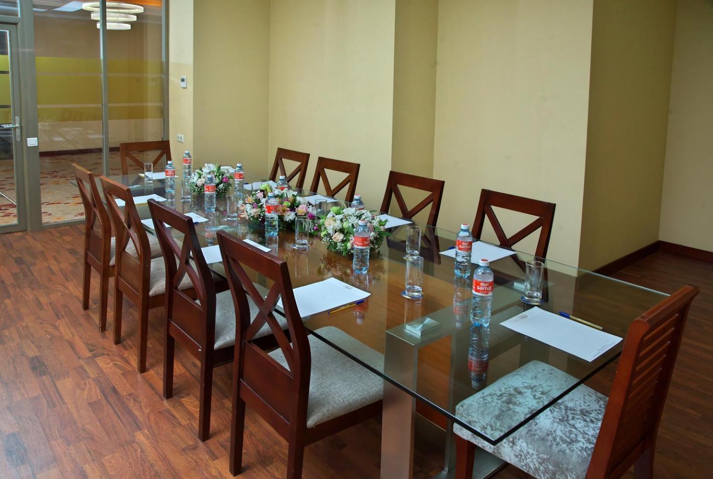 Grand Voyage Hotel Almaty Bagian luar foto