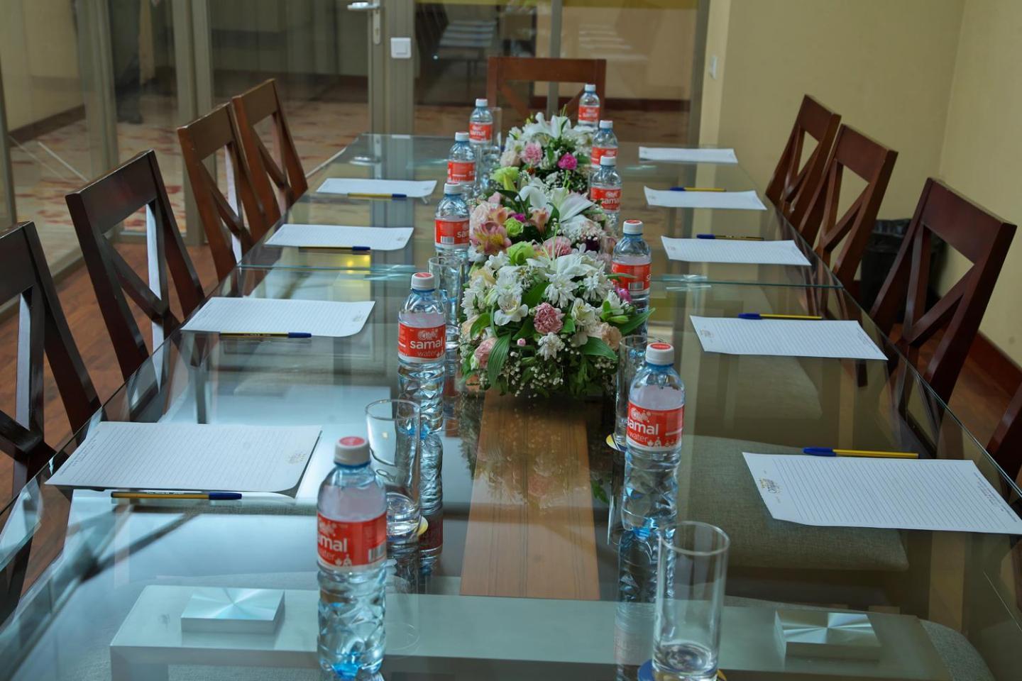 Grand Voyage Hotel Almaty Bagian luar foto