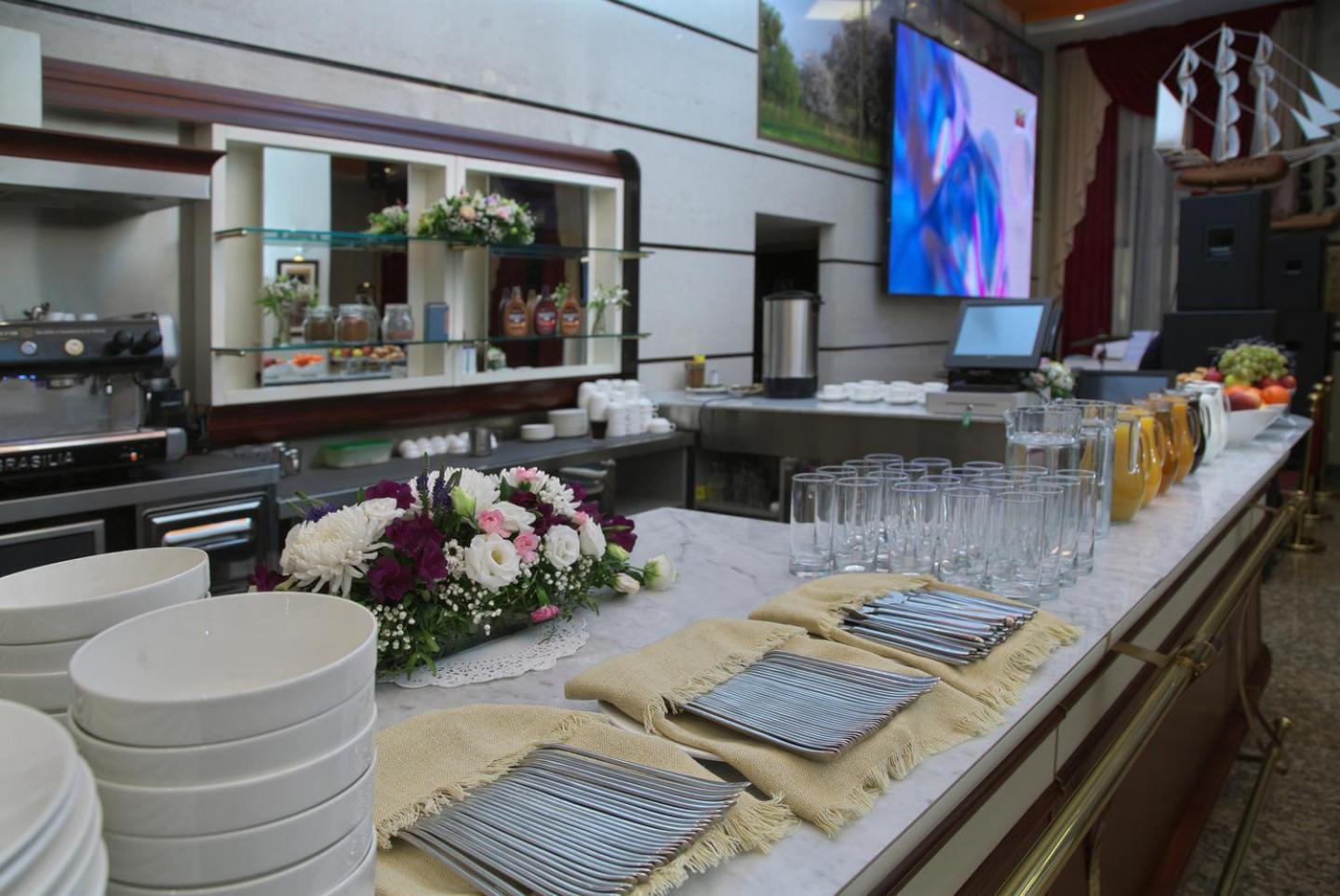 Grand Voyage Hotel Almaty Bagian luar foto