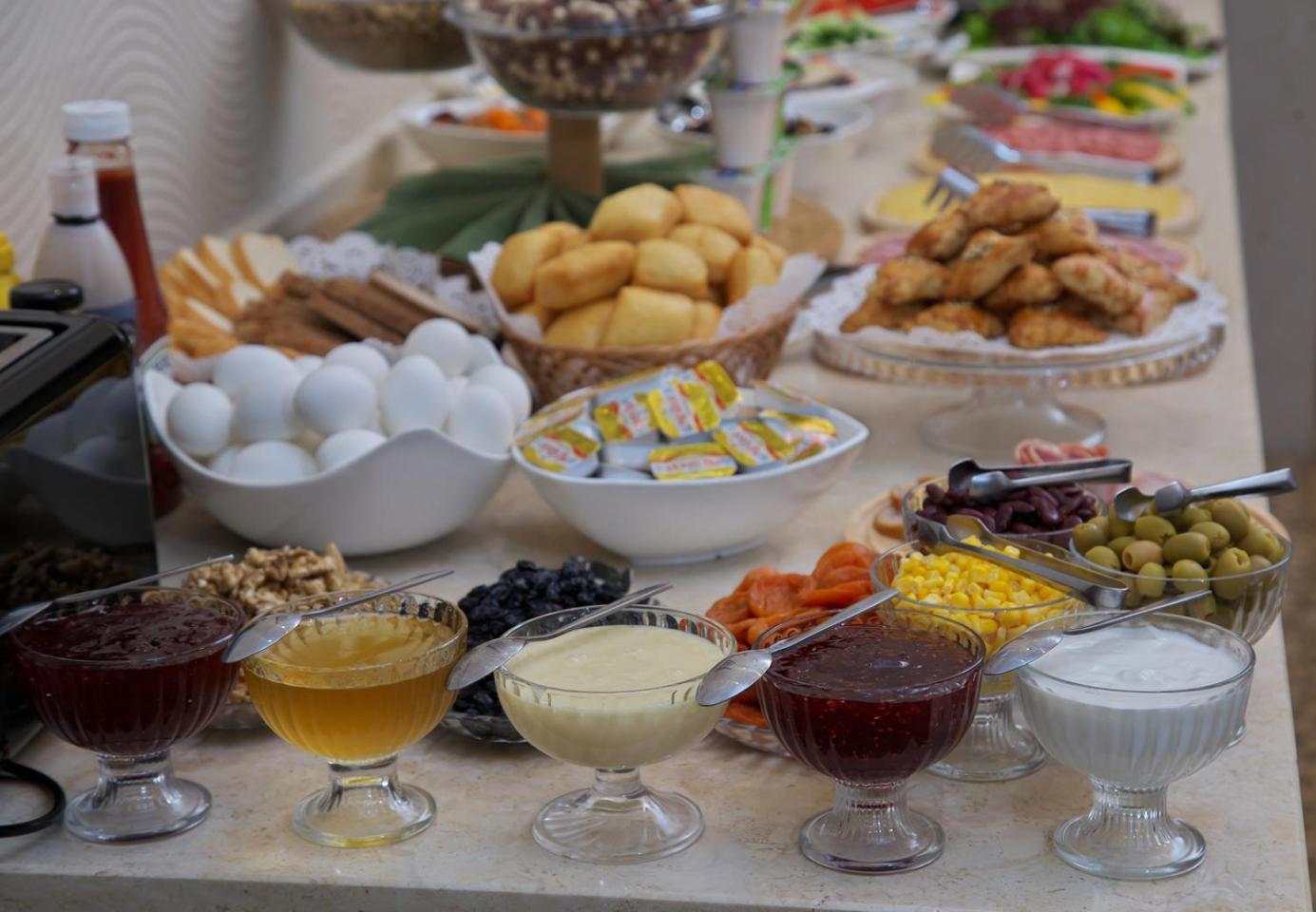 Grand Voyage Hotel Almaty Bagian luar foto