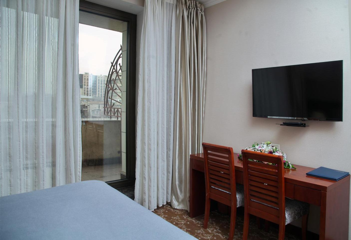 Grand Voyage Hotel Almaty Bagian luar foto