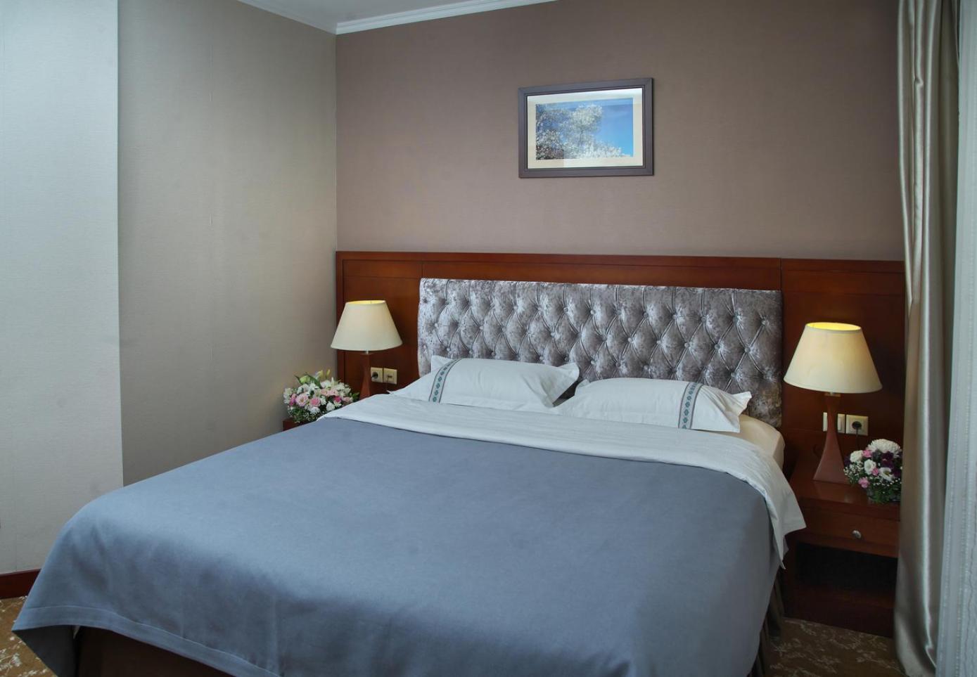 Grand Voyage Hotel Almaty Bagian luar foto