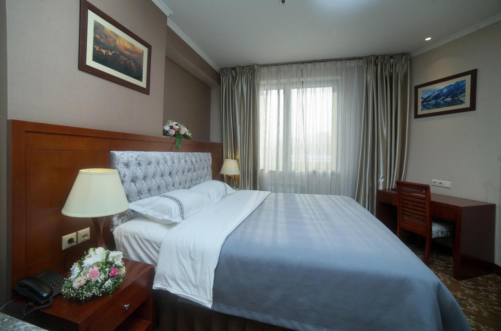 Grand Voyage Hotel Almaty Ruang foto