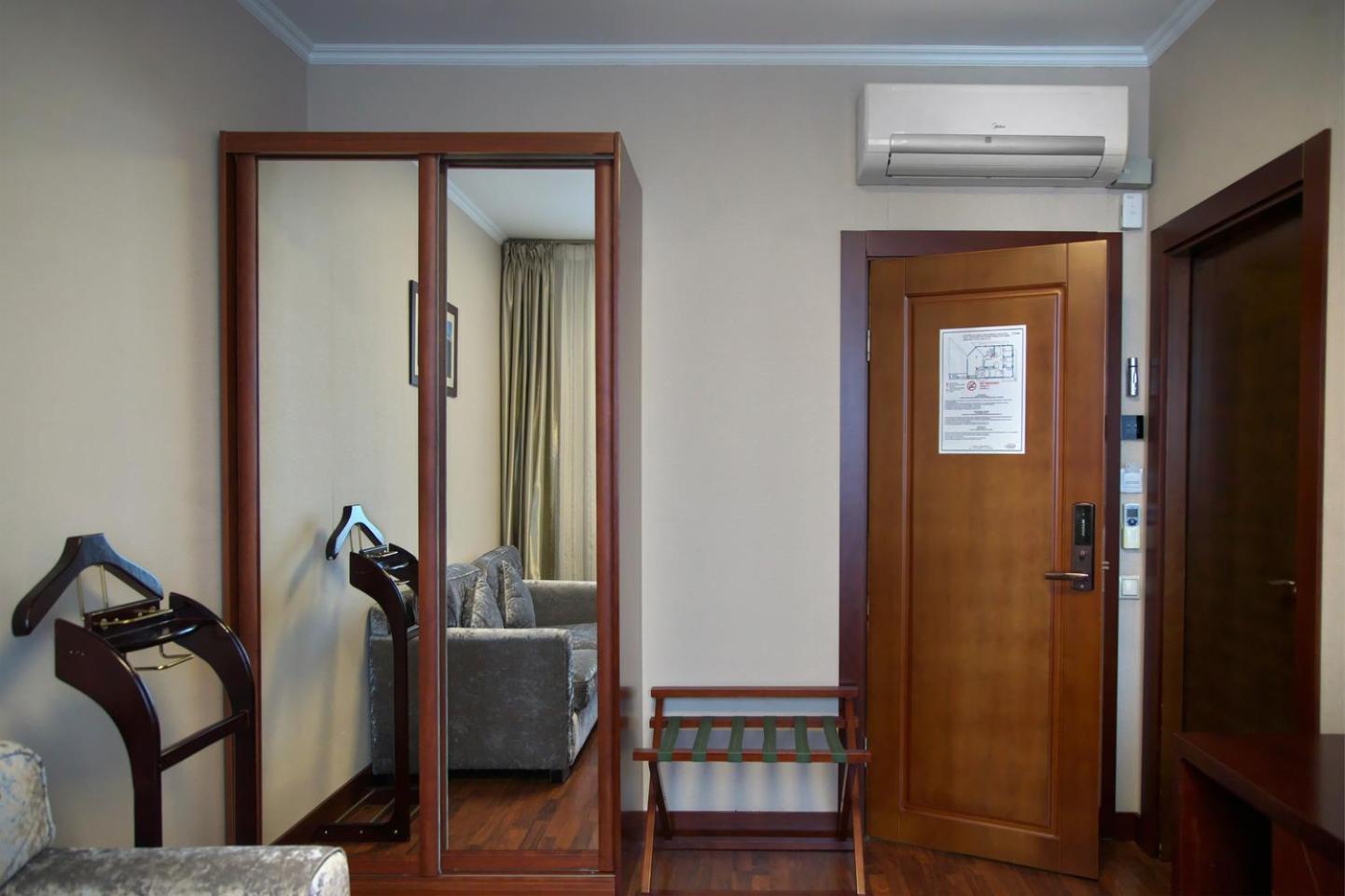 Grand Voyage Hotel Almaty Bagian luar foto