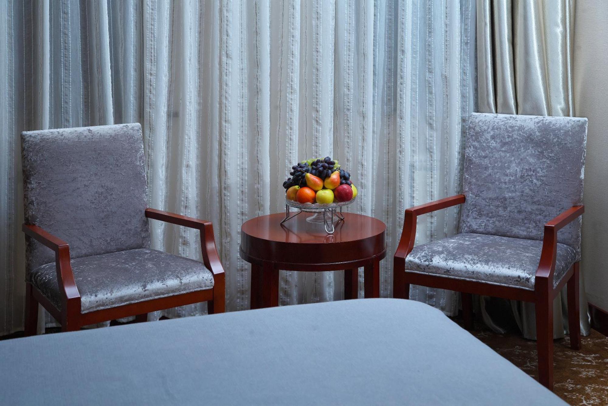 Grand Voyage Hotel Almaty Bagian luar foto