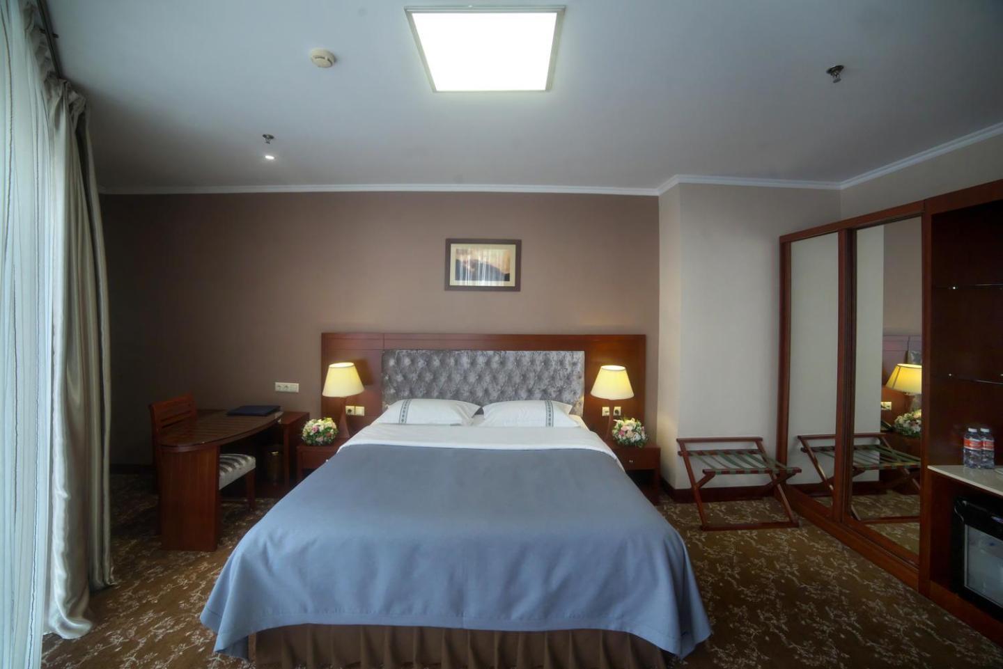 Grand Voyage Hotel Almaty Bagian luar foto
