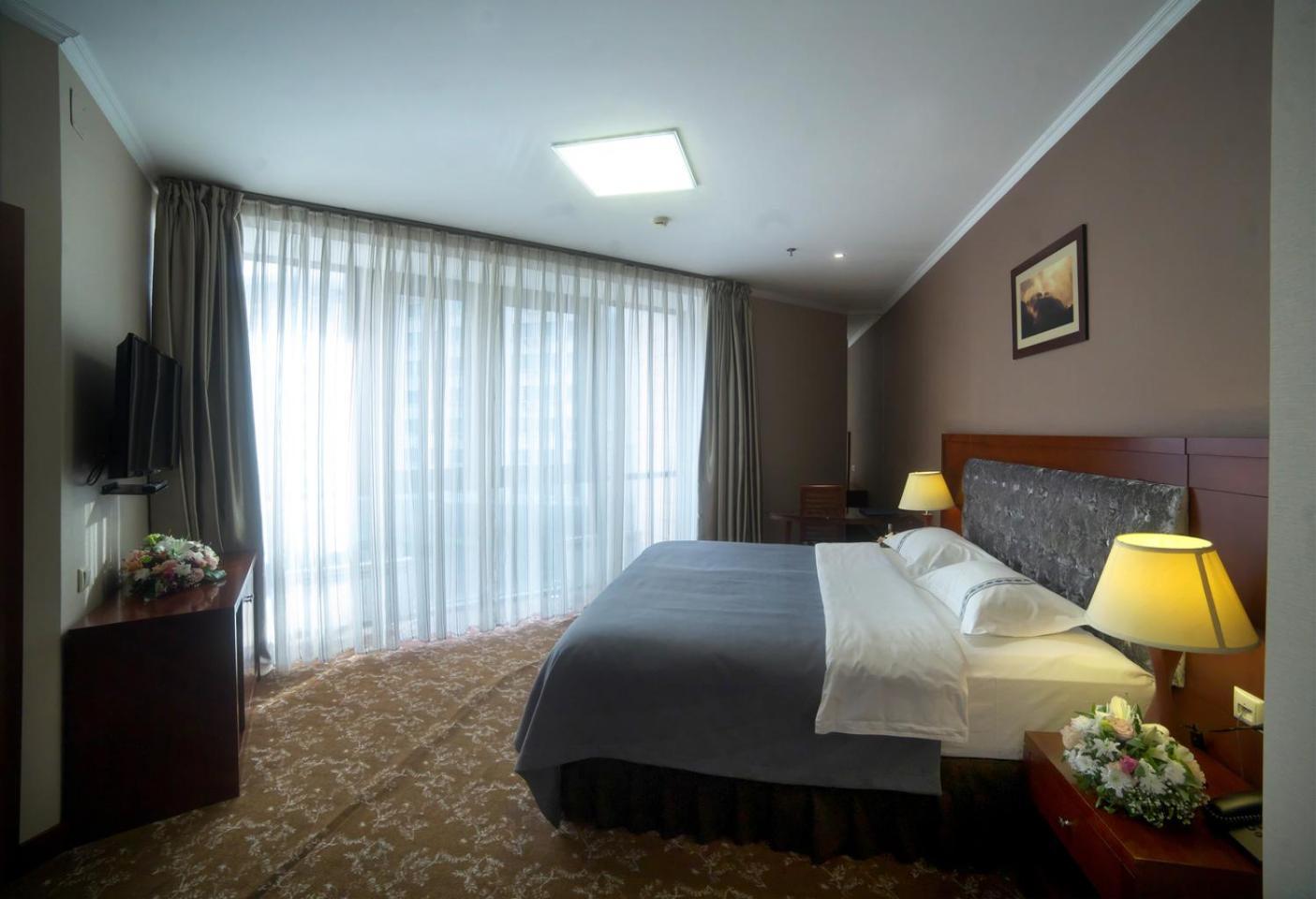 Grand Voyage Hotel Almaty Bagian luar foto