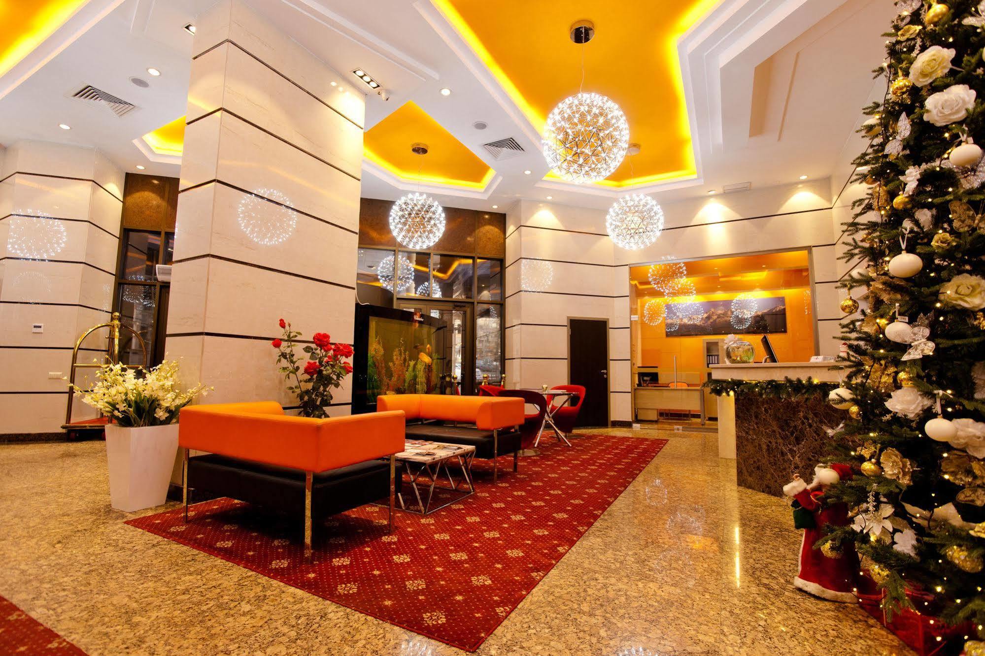 Grand Voyage Hotel Almaty Bagian luar foto
