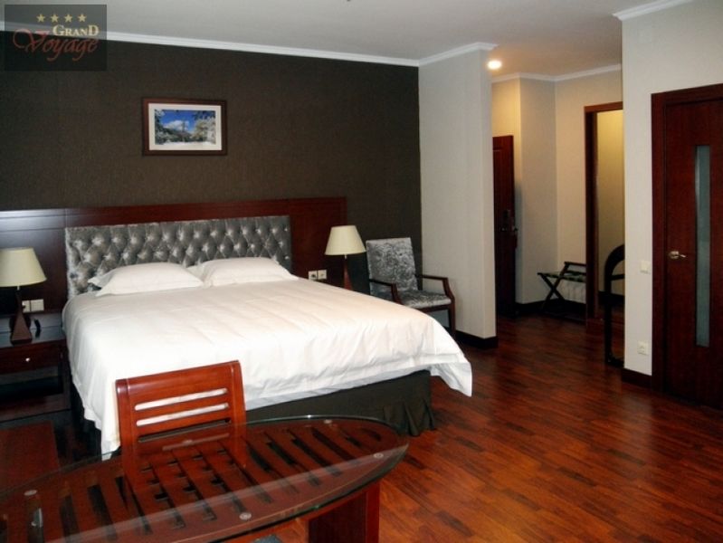 Grand Voyage Hotel Almaty Bagian luar foto
